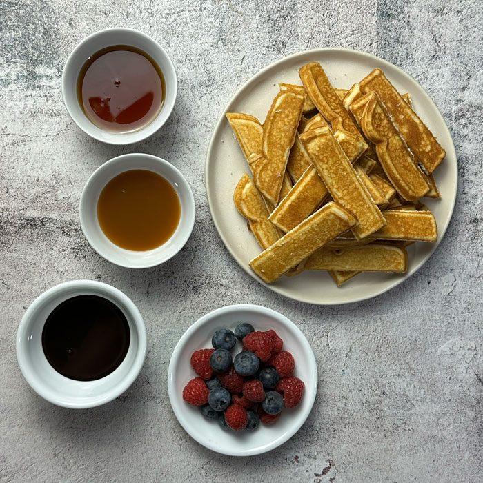 air fried frozen french toast sticks with dipping sauces