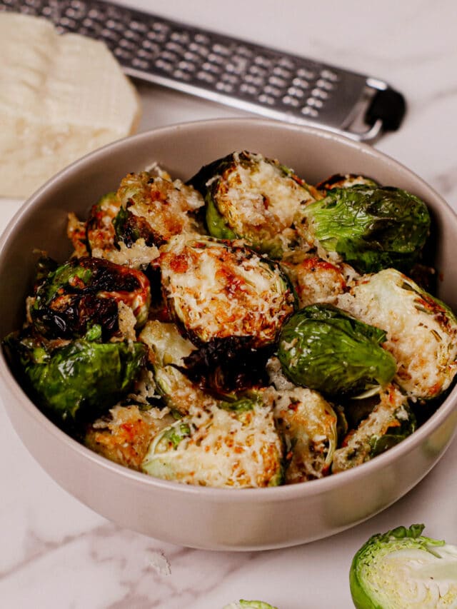 Effortless Air Fryer Garlic Parmesan Brussels Sprouts Recipe