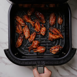 Cooking chicken wings in air fryer