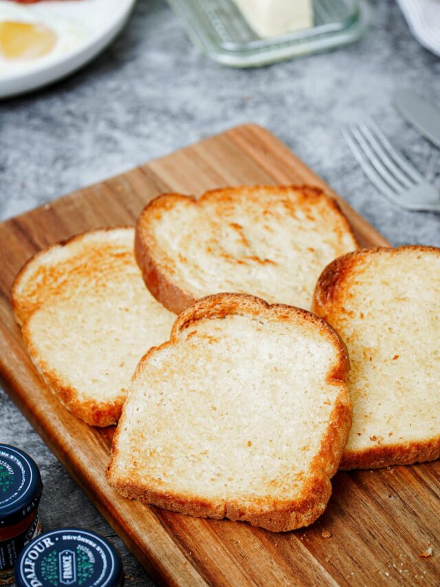 How to Toast Bread in the Air Fryer (Under 4 Minutes)