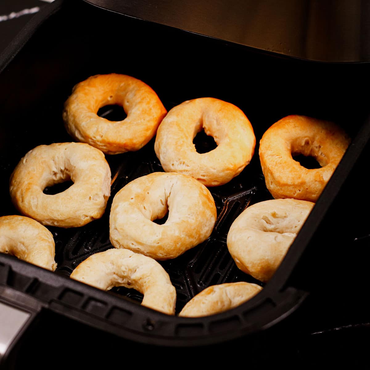 Cooking pillsbury biscuit donuts in air fryer
