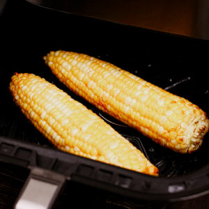 Roasting corn on the cob in air fryer