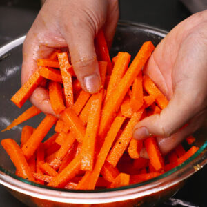 Seasoning carrot fries