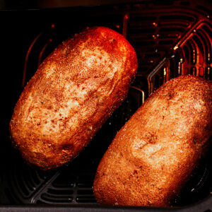 Cooking baked potatoes in air fryer
